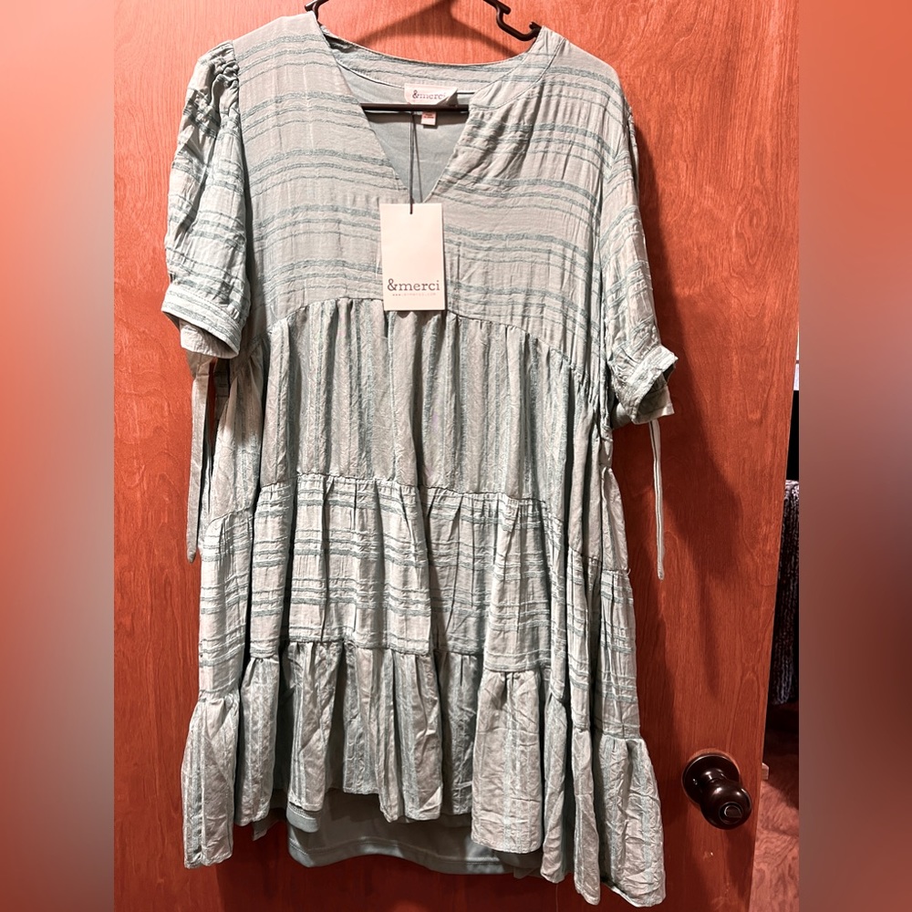 Adorable flowy boutique dress!
